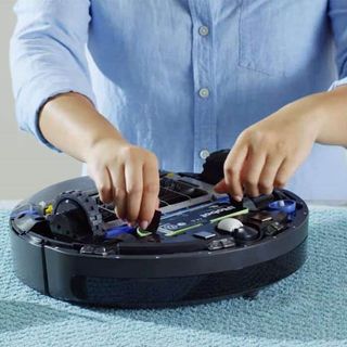 Sua Robot Hut Bui