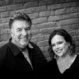 Steve & Gina Ol' Red Cue to Call