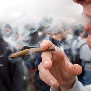 La legalizzazione non fa aumentare il consumo tra i giovani secondo la American Medical Association