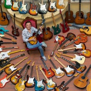 Dodi Battaglia: «In "Nelle mie corde" mi racconto attraverso le mie chitarre»