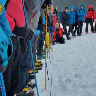 In settanta sul Monte Coston con Cai e Soccorso alpino per imparare la sicurezza sulla neve