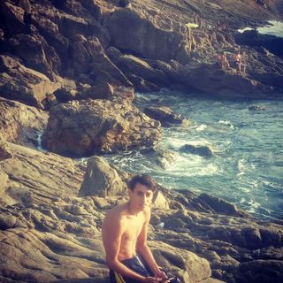 Isshak Arid