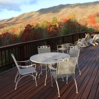 Iron Mountain Bed and Breakfast - Vikki Woods on Big Blend Radio