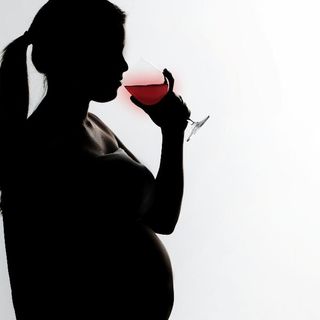 Pregnant woman admits to drinking 7 vodkas every weekend.... and she's heavily pregnant