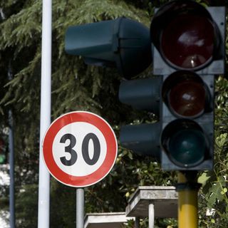 A Bologna da giugno limite di 30 km/h in tutta la citta'