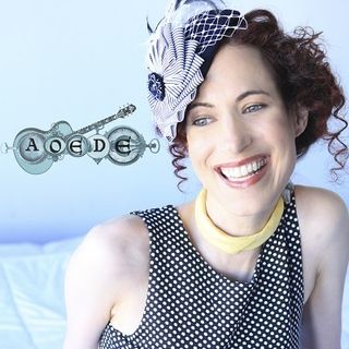 A Light in the Darkness - Singer-songwriter Lisa Sniderman "Aoede" on Big Blend Radio