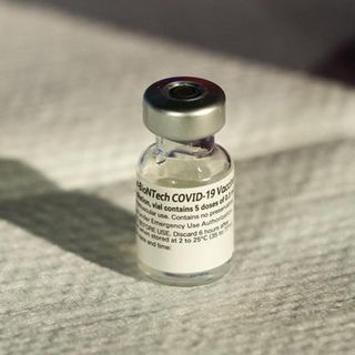 I vaccini coprono le varianti, ma Moderna affila nuove armi