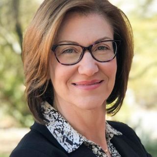 Founder of Bosch Integrative Wellness Leslie Bosch is my very special guest!