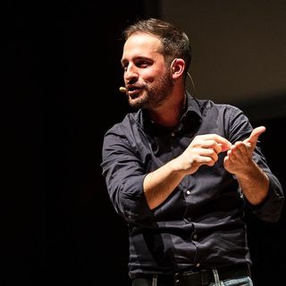 Filippo Caccamo: «Dai social al teatro, è un'esperienza straordinaria» 