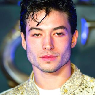 #TheFlash star Ezra Miller has been charged with felony burglary in Stamford, Vermont.