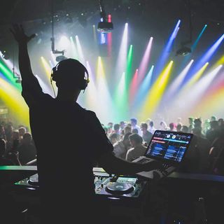 Sintonia DJ Infinity recorriendo el mundo 🌍👨‍🚀