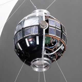 Satelliti: il perpetuo equilibrio tra gravità e forza centrifuga