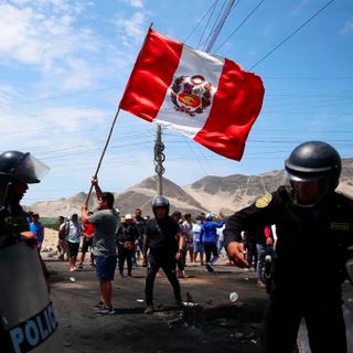 Te explicamos el origen de la crisis política en Perú