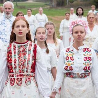 Midsommar - Il film horror che spiega perché l'occidente sta tornando al paganesimo
