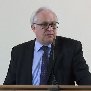 W Kościele ale nie z Kościoła - Andrzej Karzełek