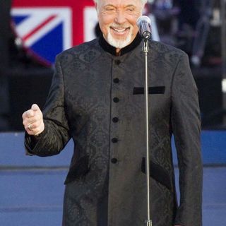 Tom Jones Official