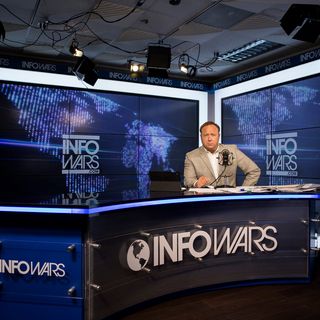 Alex Jones Coverage of Texas Rebellion Against Globalist Tyranny! 14 States Back Texas In Fight to Secure US Border