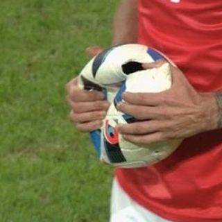 Ep.2 - I conti del calcio, il futuro dell'Inter, Marchionne, Stellantis e Balcani
