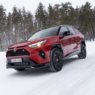 Toyota Rav4 GR Sport 2.5 PHEV AWD-i – Finta Sportiva