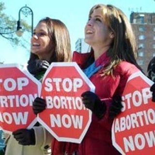 La prima marcia per la vita dopo l'abolizione del diritto di aborto negli Usa