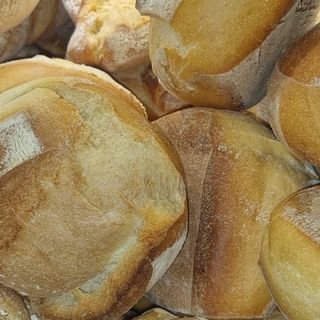 Il pane, la sua storia e la panificazione in tempi di crisi economica ed energetica