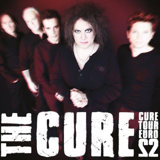 The Cure: il tour della band britannica di Robert Smith, ha toccato anche l'Italia. Rispolveriamo, poi, gli inizi della loro carriera.