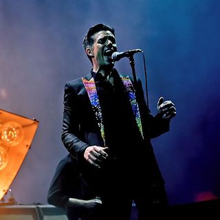 Brandon Flowers Talk "Boy", The Killers Tour and The Caesars Palace Carpet In His House!