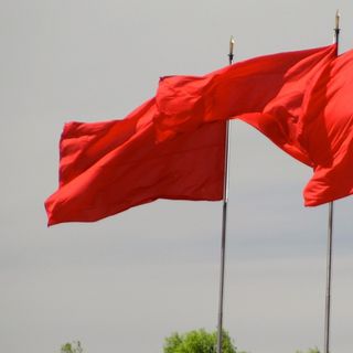Episode 149 Red Flags and Signs Never Lie