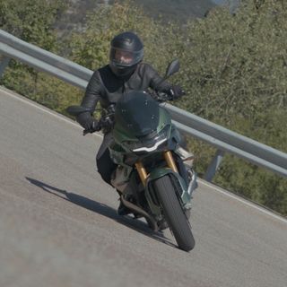 Moto Guzzi V100 Mandello S – Una top bike per il futuro