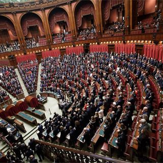 Il Parlamento approva il Def. Il Consiglio dei Ministri si riunisce il 1° maggio