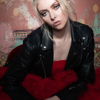 Taylor Momsen Announces New 'Sideways Album' And Chats Life Back On The Road
