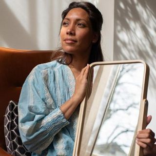 Spiegelcoach Sharmila Tuithof gebruikt... inderdaad een spiegel