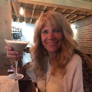 E101: Melinda Mikolaj Cook, Hairstylist, Small Business Owner