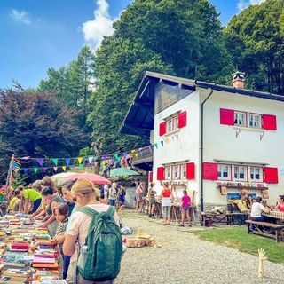 Marco Tosi: «Gestisco una libreria in alpeggio a 1240 metri»