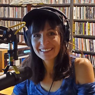 Journalist, mental health advocate , author and host Janeane Bernstein of “Get The Funk Out... is back with “Outside The Box” !