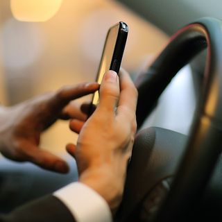 Safe Roads Alliance Lobbies MA Lawmakers To Pass Hands-Free Driving Bill