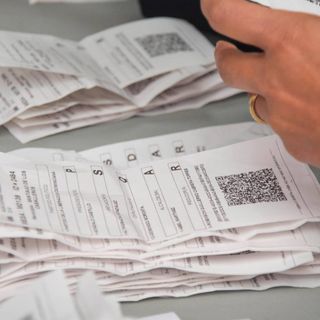Del voto automatizado al voto manual