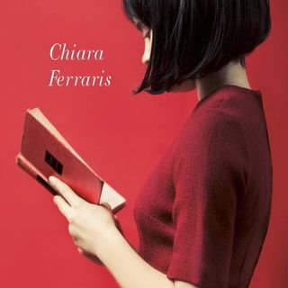 Chiara Ferraris: ambientato tra passato e presente, la storia di due donne unite da un libro, anzi due...