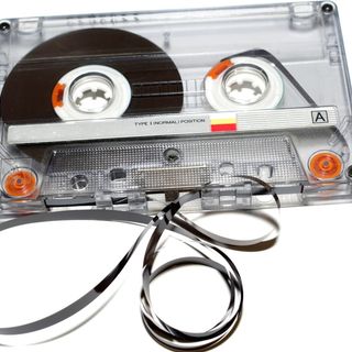 Cassette tape and its "comeback" (This episode Recorded to Type 1 tape with NO noise reduction)