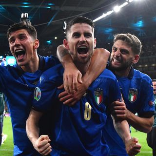Europei: Italia in finale, ai rigori 'fiesta fantastica'