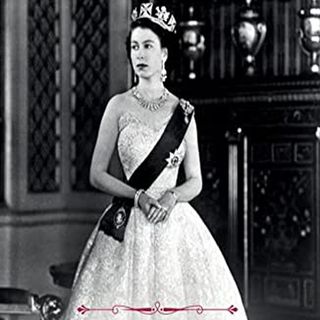 Enrica Roddolo: il libro aggiornatissimo sulla regina Elisabetta II nell'anno del suo 70esimo anno di regno
