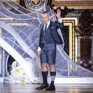 Adidas contro Thom Browne per logo con 'tre strisce'