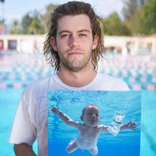 Il bimbo della copertina di Nevermind fa causa ai Nirvana