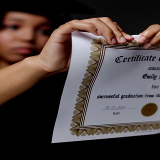 USA : Detectives said about 7,600 fake nursing diplomas were sold at a cost of about $114 million.