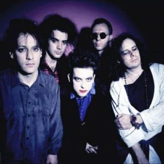 Parliamo della band inglese The Cure, capitanata dal frontman Robert Smith, e della loro hit del 1992 intitolata "Friday I'm in love".