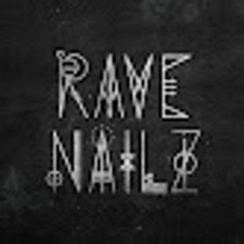 Planning To Try Glue On Nails? Try Ravenailz Today