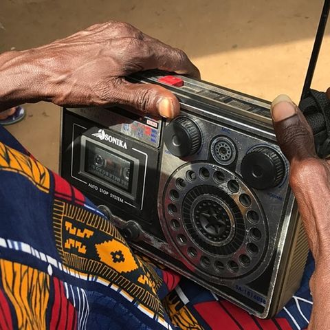 Radio Congolesi - Marzia Coronati intervista Francesco Diasio, esperto in media comunitari in zone di conflitto