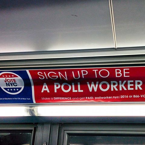 Sign up to be a poll worker. Trabajar en el colegio electoral