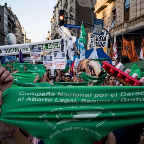 Argentina promulga la ley del aborto para ampliar la "capacidad de decidir"