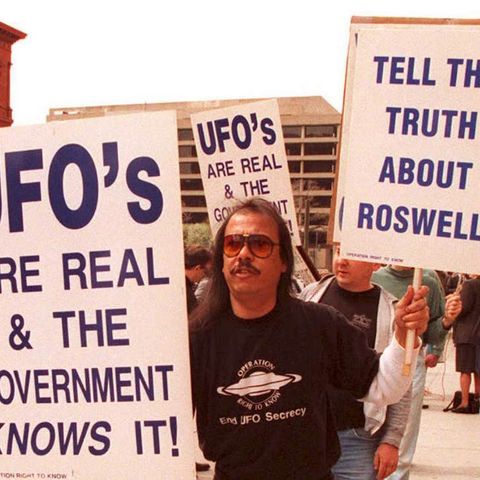 UFO Buster Radio News – 231: Are You Obsessed With UFOs?